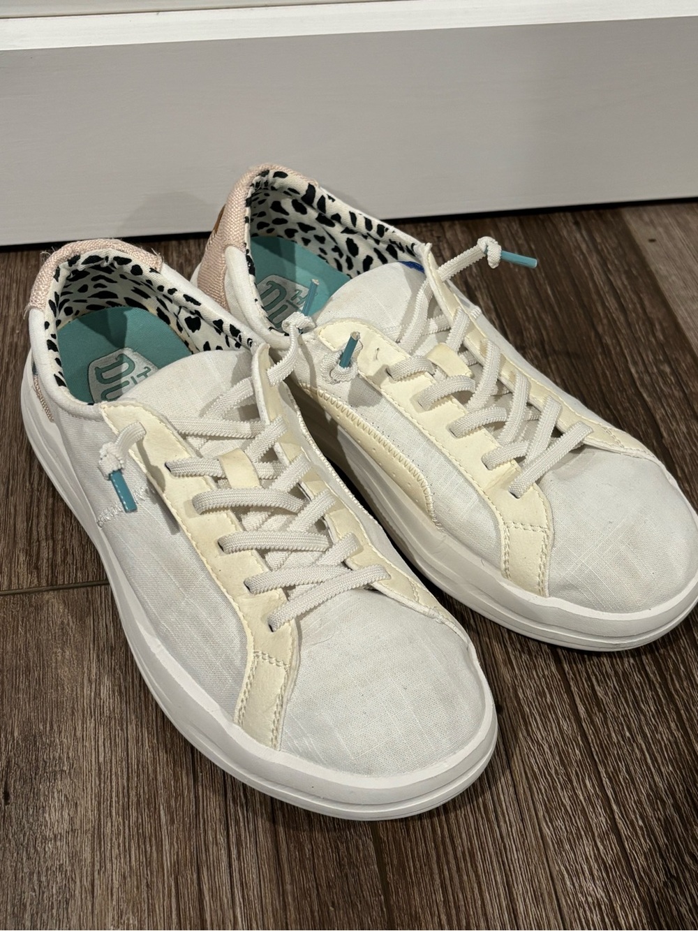 Hey Dude White Sneakers with Cream Accents and Teal Pulls size women’s 9